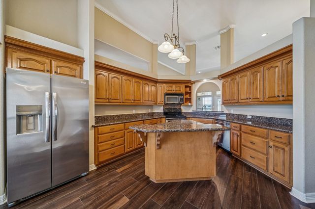 101 County Road 397, Bay City, TX 77414