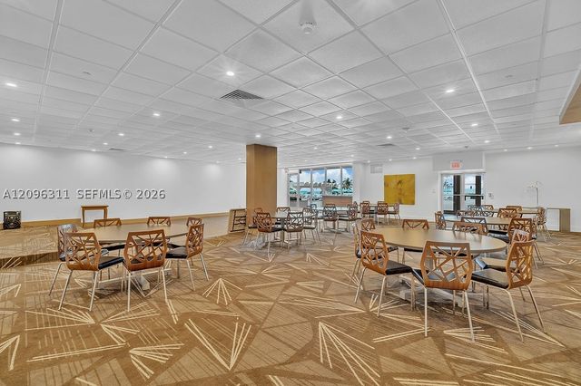 5701 Collins Ave PH14, Miami Beach, FL 33140