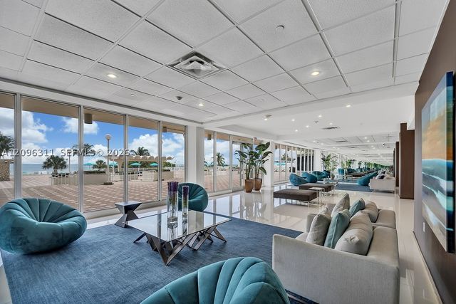 5701 Collins Ave PH14, Miami Beach, FL 33140