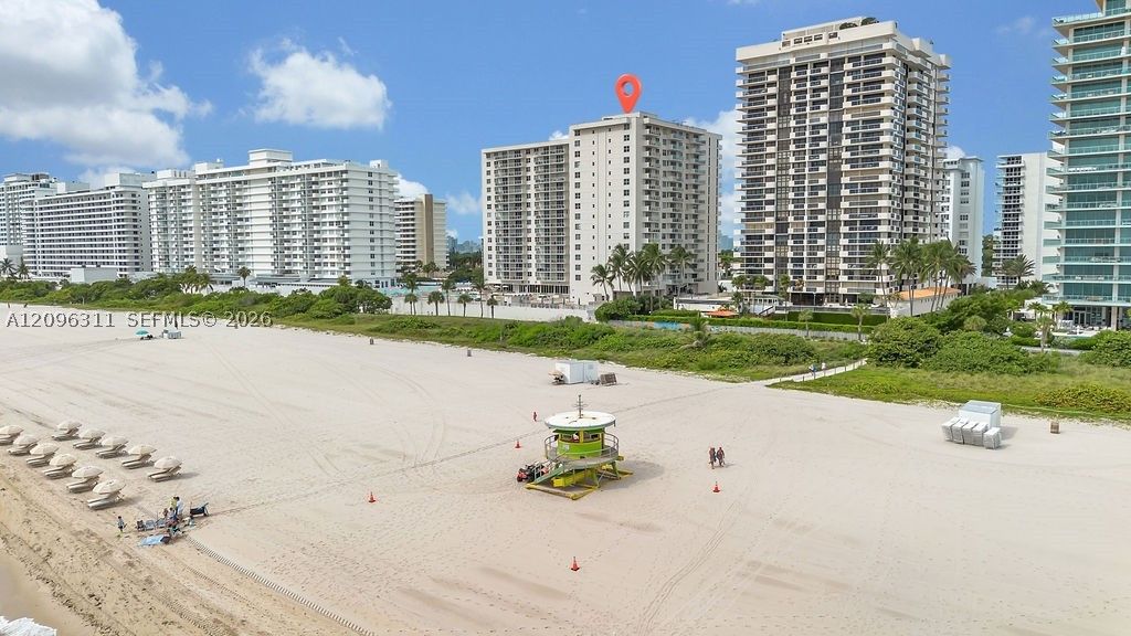 Image 23 of property listing at 5701 Collins Ave PH14, Miami Beach, FL 33140