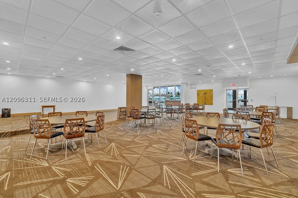 Image 28 of property listing at 5701 Collins Ave PH14, Miami Beach, FL 33140