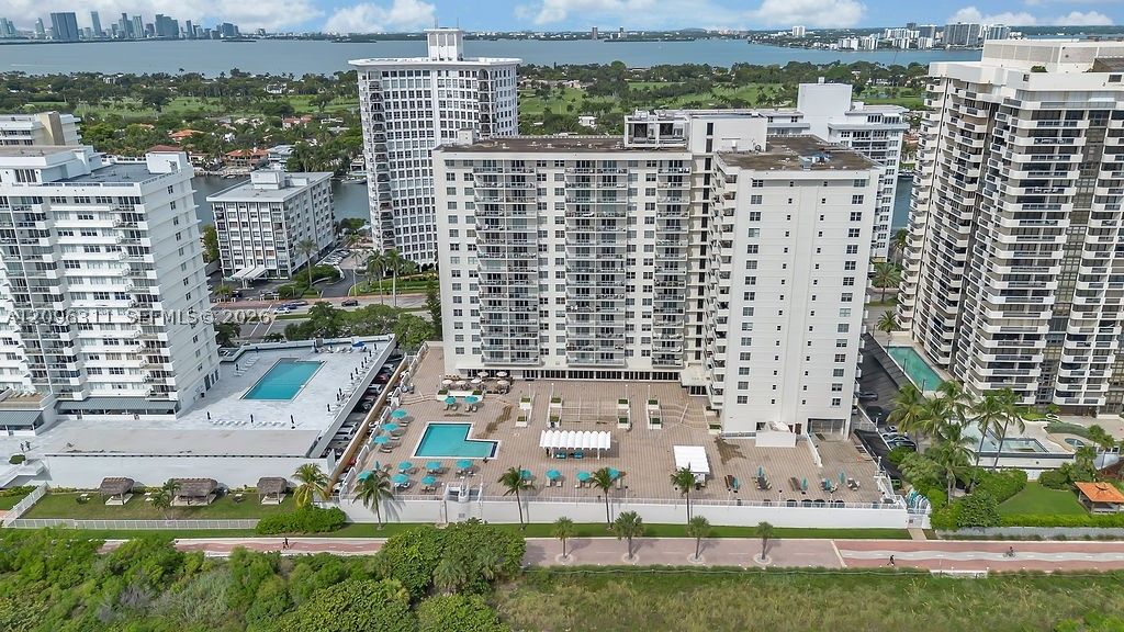Image 37 of property listing at 5701 Collins Ave PH14, Miami Beach, FL 33140