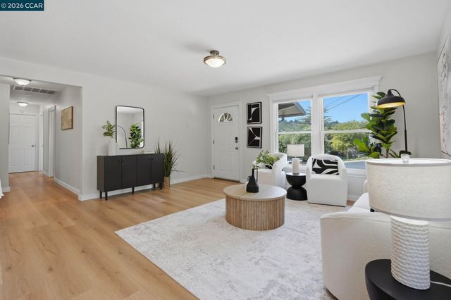 2979 Higuera Ave, Pinole, CA 94564