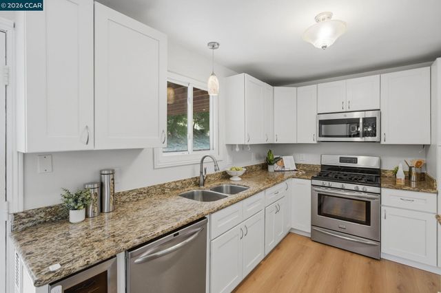 2979 Higuera Ave, Pinole, CA 94564