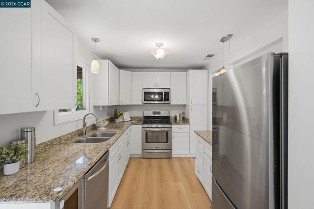 2979 Higuera Ave, Pinole, CA 94564