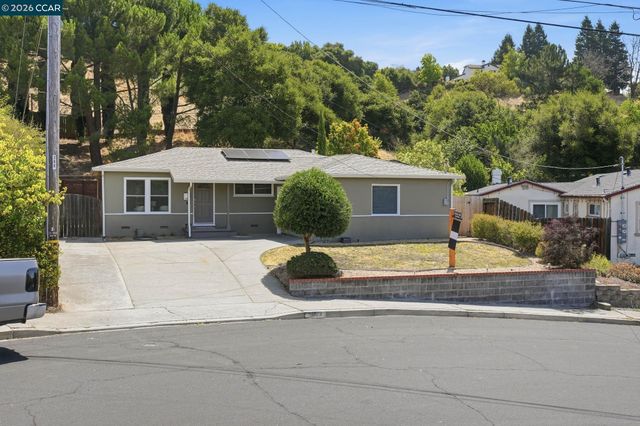 2979 Higuera Ave, Pinole, CA 94564