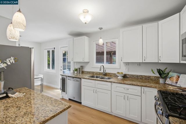 2979 Higuera Ave, Pinole, CA 94564