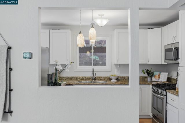 2979 Higuera Ave, Pinole, CA 94564