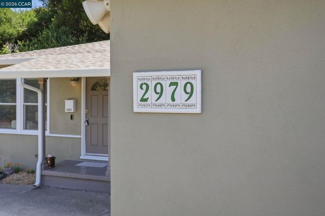 2979 Higuera Ave, Pinole, CA 94564