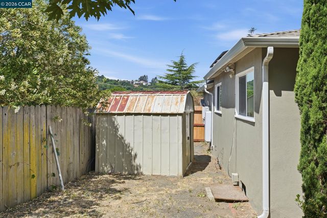 2979 Higuera Ave, Pinole, CA 94564