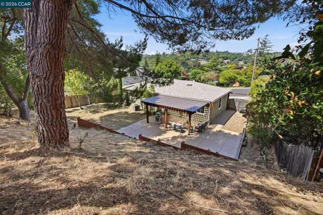 2979 Higuera Ave, Pinole, CA 94564