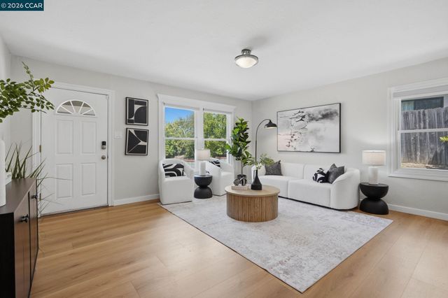 2979 Higuera Ave, Pinole, CA 94564