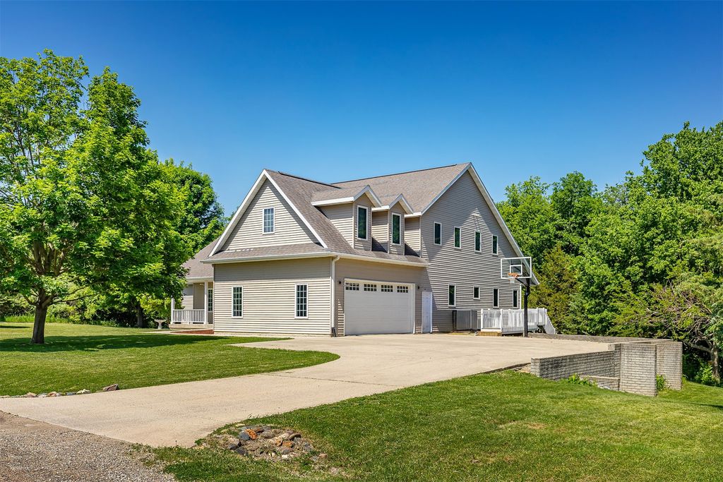 6910 Panorama Drive, Panora, IA 50216