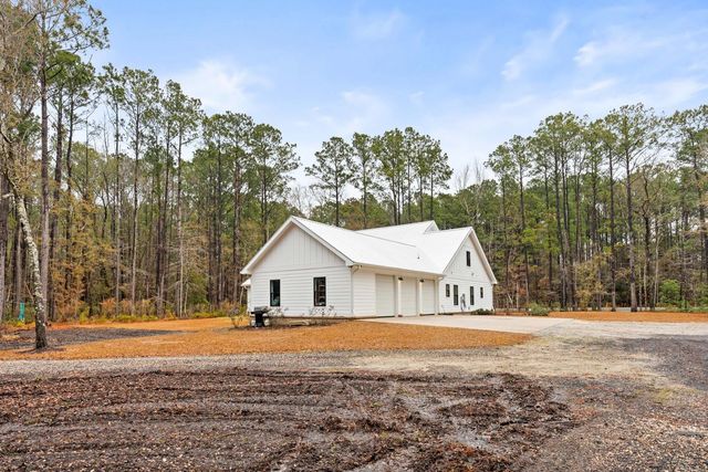 1183 Guerins Bridge Road, Awendaw, SC 29429