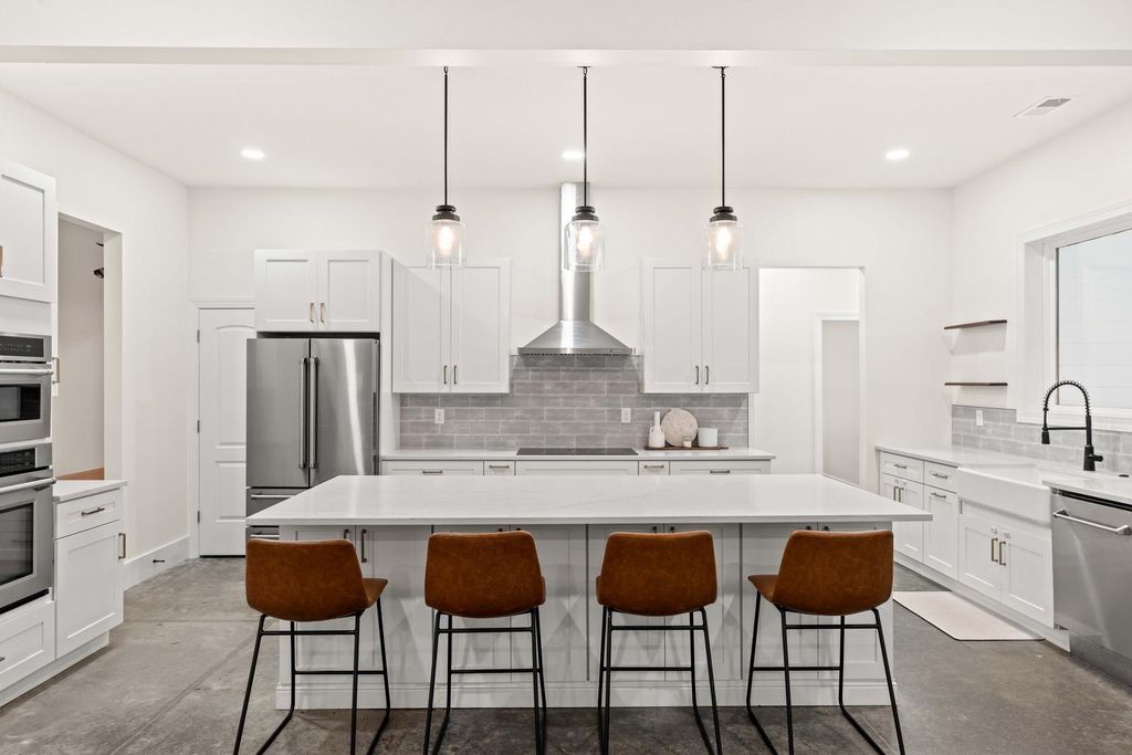 Image 10 of property listing at 1183 Guerins Bridge Road, Awendaw, SC 29429