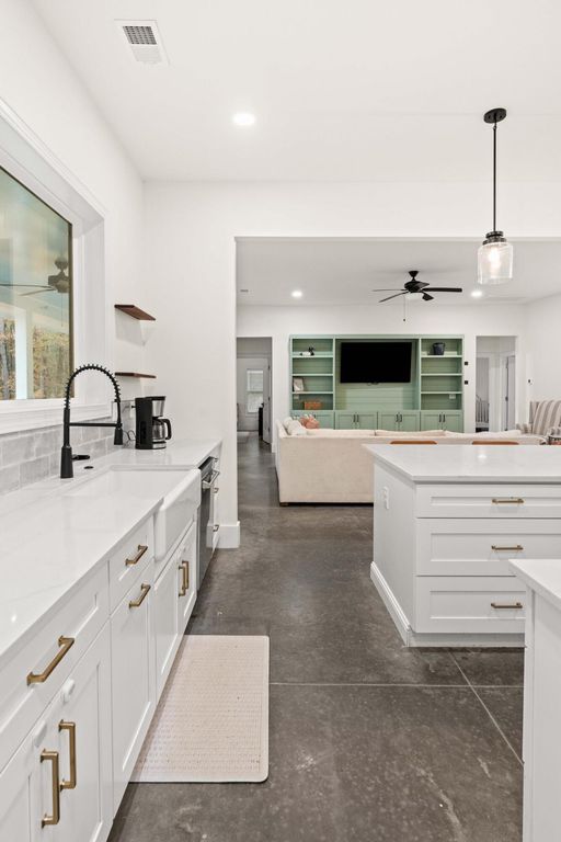 Image 13 of property listing at 1183 Guerins Bridge Road, Awendaw, SC 29429