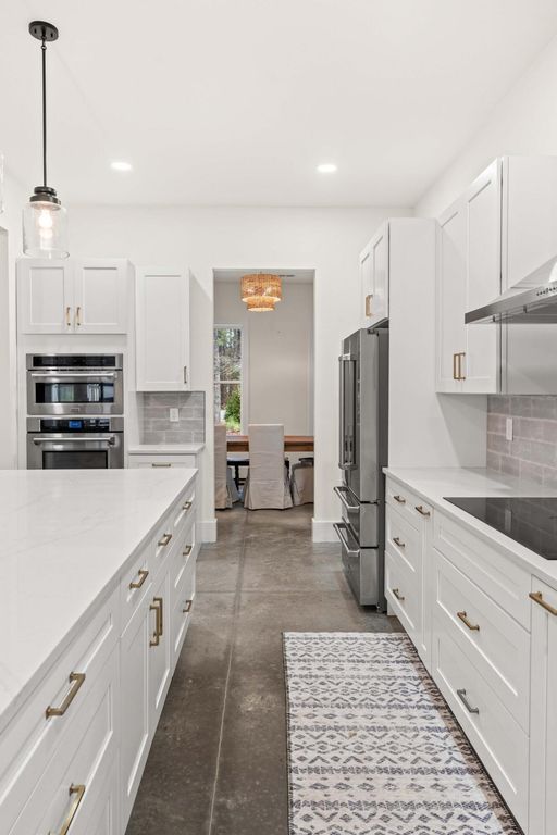 Image 14 of property listing at 1183 Guerins Bridge Road, Awendaw, SC 29429