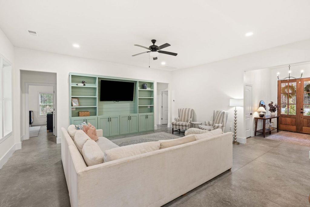 Image 16 of property listing at 1183 Guerins Bridge Road, Awendaw, SC 29429