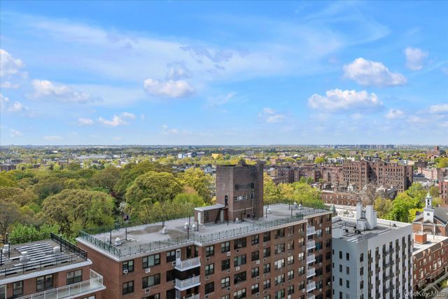 125-10 Queens Boulevard 2009, Kew Gardens, NY 11415