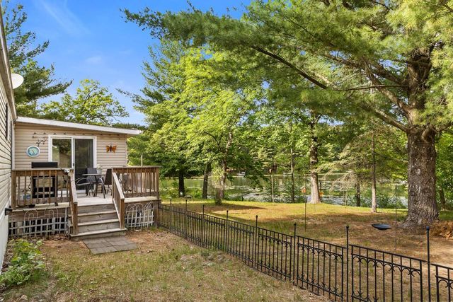 336 Ember Drive, Oxford, WI 53952