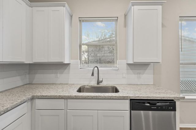 8687 Sassafras Street, Willis, TX 77318