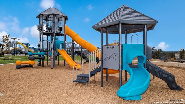5450 Trinity Coal, San Antonio, TX 78253