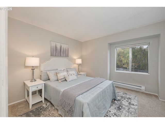 200 Sw FLORENCE Ave D12, Gresham, OR 97080