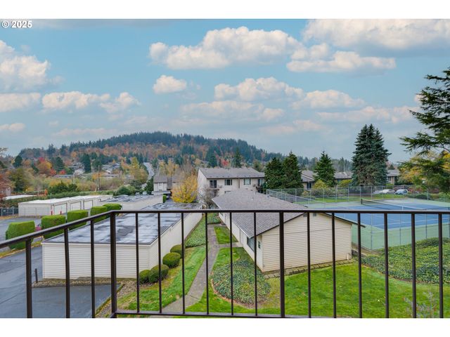 200 Sw FLORENCE Ave D12, Gresham, OR 97080