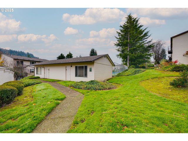 200 Sw FLORENCE Ave D12, Gresham, OR 97080