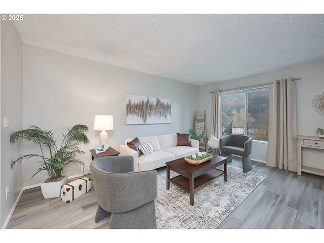 200 Sw FLORENCE Ave D12, Gresham, OR 97080