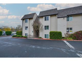 200 Sw FLORENCE Ave D12, Gresham, OR 97080