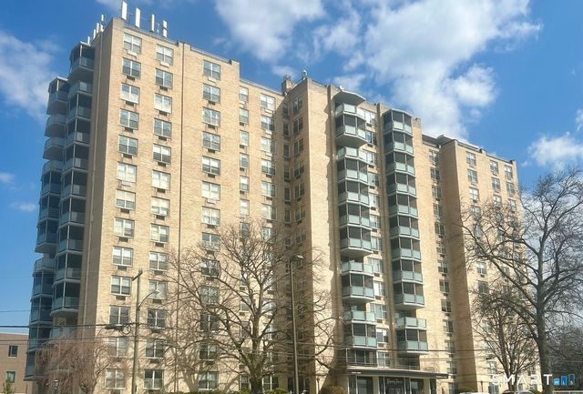 1 Strawberry Hill Court 3F, Stamford, CT 06902