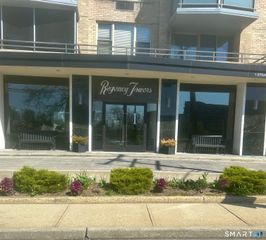 1 Strawberry Hill Court 3F, Stamford, CT 06902