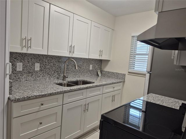 845 SKY LAKE CIRCLE D, Orlando, FL 32809