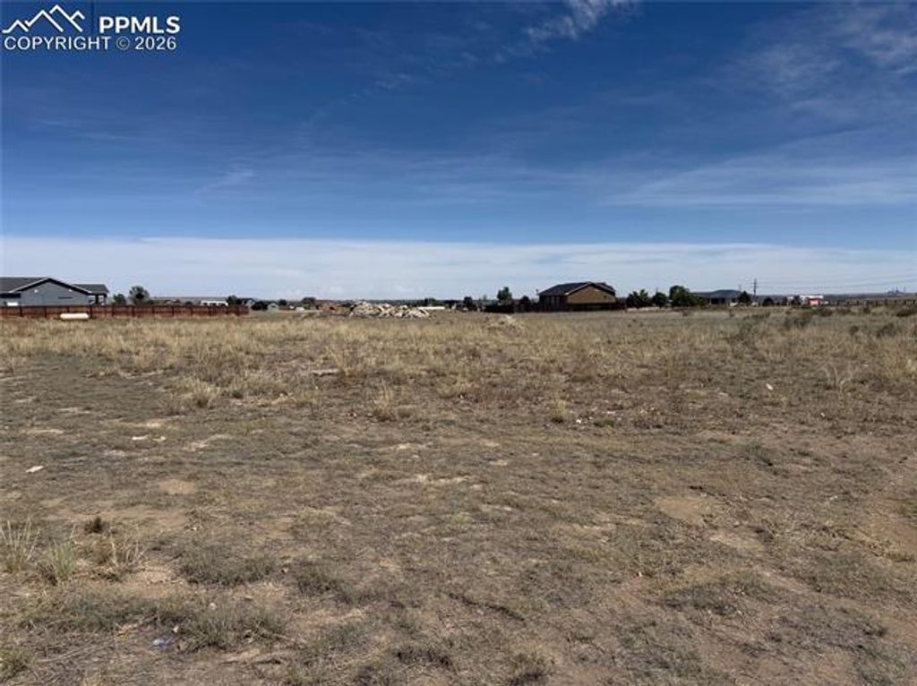 583 E Woodleaf Drive, Pueblo, CO 81007 — photo 3