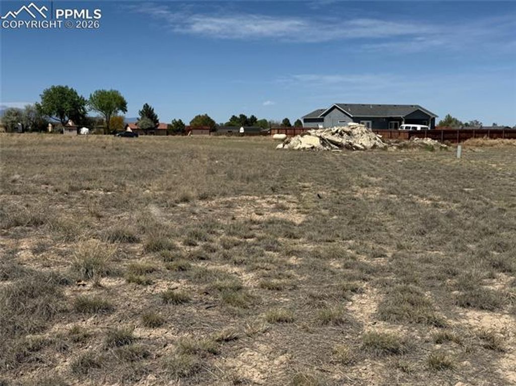 583 E Woodleaf Drive, Pueblo, CO 81007 — photo 4