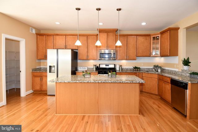 16733 SHACKLEFORD WAY, Woodbridge, VA 22191
