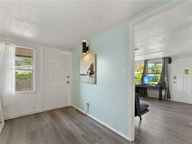 2429 2nd Avenue SE, Vero Beach, FL 32962