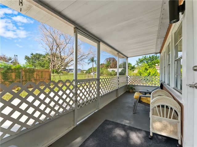 2429 2nd Avenue SE, Vero Beach, FL 32962