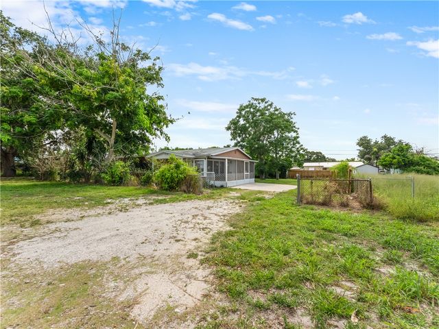 2429 2nd Avenue SE, Vero Beach, FL 32962