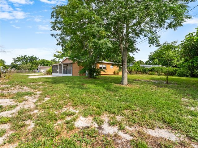 2429 2nd Avenue SE, Vero Beach, FL 32962