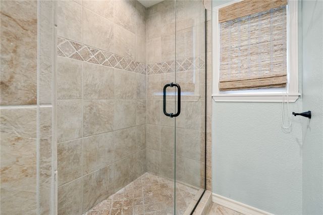 2301 Lakeside Ct, Rockport, TX 78382