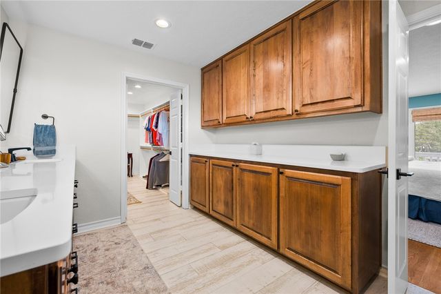 2301 Lakeside Ct, Rockport, TX 78382