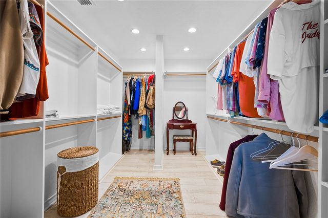 2301 Lakeside Ct, Rockport, TX 78382