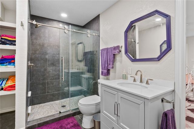 2301 Lakeside Ct, Rockport, TX 78382