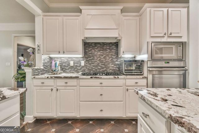 6352 Falling Water Lane, Hoschton, GA 30548