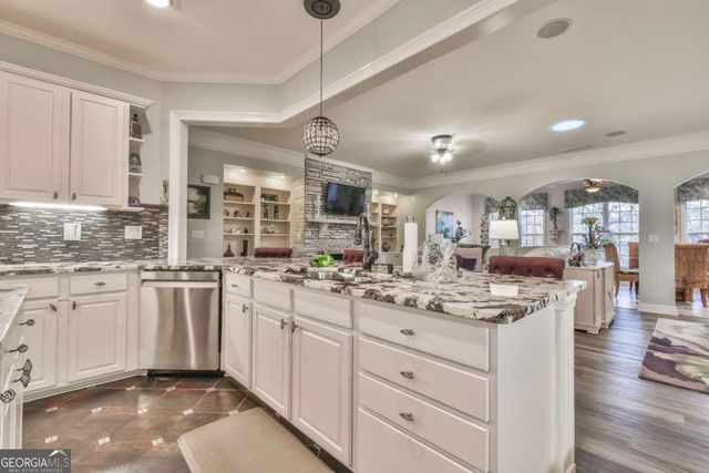 6352 Falling Water Lane, Hoschton, GA 30548