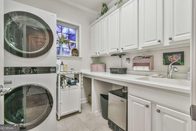 6352 Falling Water Lane, Hoschton, GA 30548