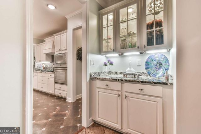 6352 Falling Water Lane, Hoschton, GA 30548