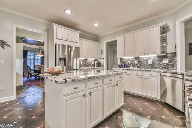 6352 Falling Water Lane, Hoschton, GA 30548